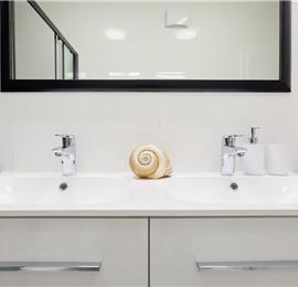 2 bedroom apartment in Lapad, Dubrovnik, sleeps 3